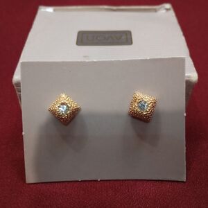 NWT and box Avon nugget sparkle golden pierced studs